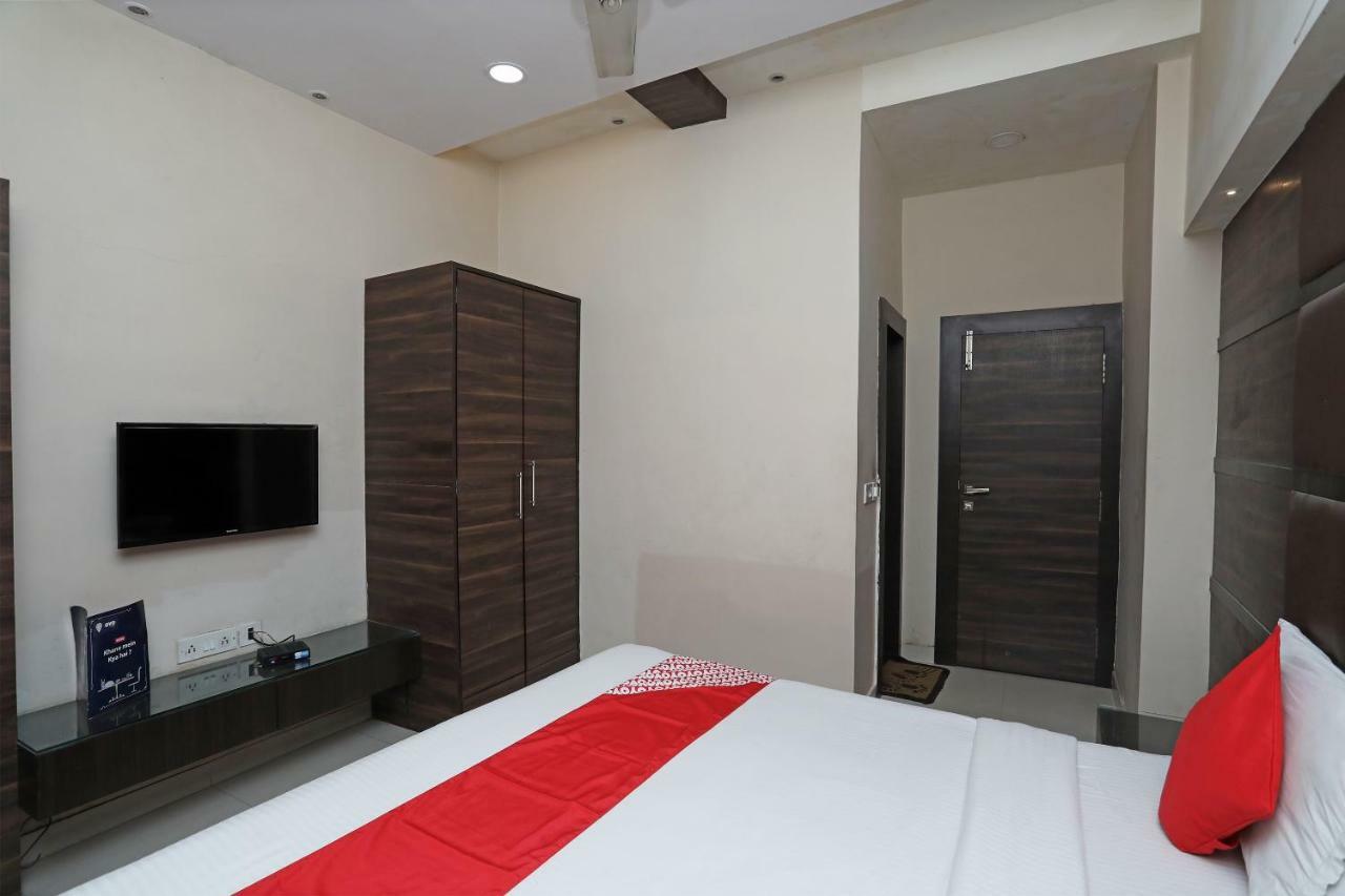 Hotel O South Fern Calcutta Buitenkant foto